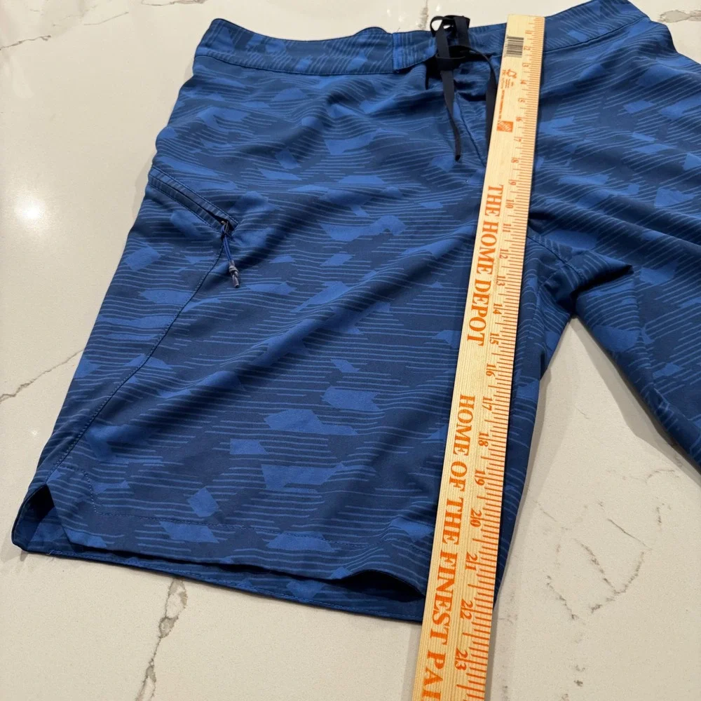 Under Armour Mens 34 Blue Geometric Board Shorts HeatGear Swim Trunks 1290503